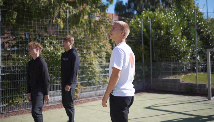 Timeline.00 03 11 08.Still018