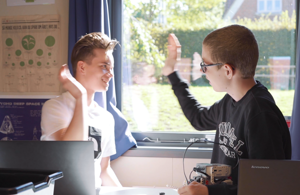 Timeline.00 01 57 26.Still015